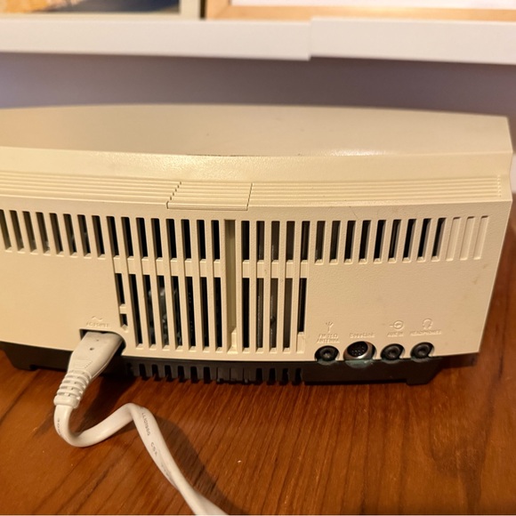 Bose Cream Wave Music System with Accessories - Picture 4 of 11